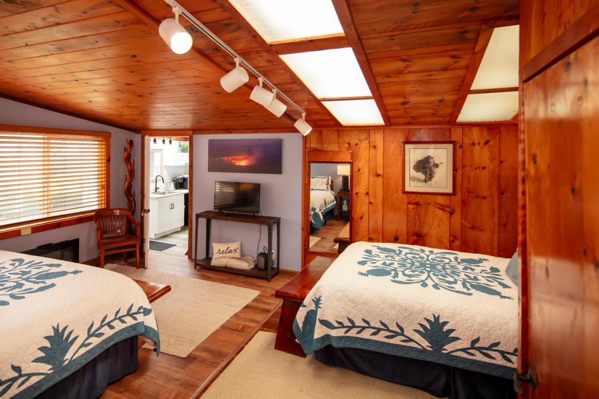 Aloha Junction Bed And Breakfast -Minutes Away From Hawaii Volcanoes National Park Exterior photo