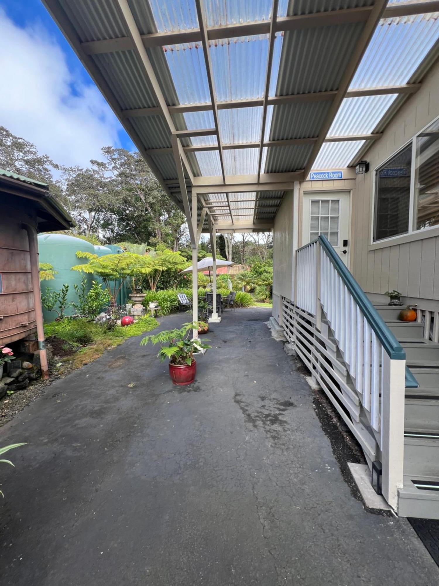 Aloha Junction Bed And Breakfast -Minutes Away From Hawaii Volcanoes National Park Exterior photo